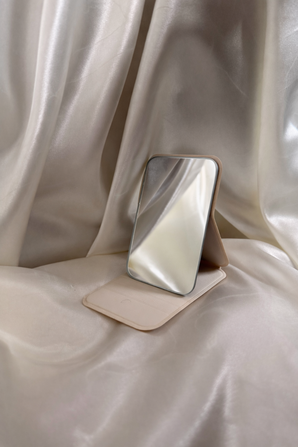 White Signature Box